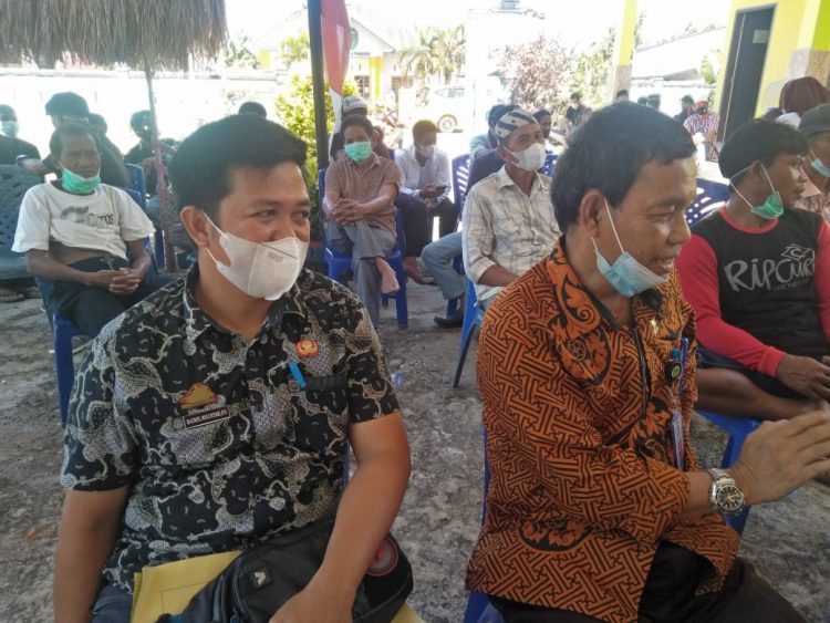 Foto : Sekwan Lutim Monitoring  Temu Konstituen Legislator di Pongkeru