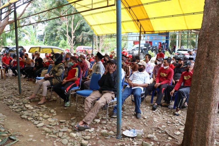 ‘Curhat’  Warga Burau ke Bupati Budiman : Jalan Tani Hingga Pengembangan Pariwisata