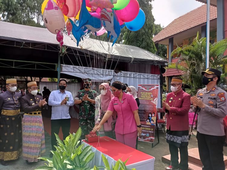 Bupati Lutim : Vaksinasi  Covid-19 Pada Anak Usia   6-11 Tahun Aman dan Berkualitas