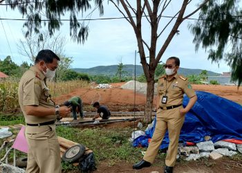 Foto : Sekda Bahri Suli Sambangi Lokasi Pembangunan Kantor KORPRI Lutim