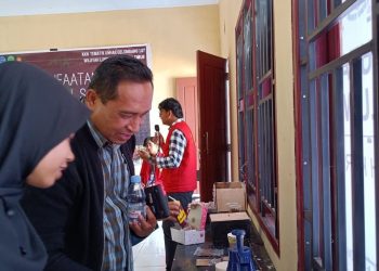 KKN  Tematik Unhas perkenalkan Pembuatan Produk Pestisida Nabati Dari Daun Sirsak