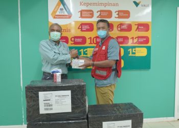 Kontribusi PT. Vale di Sektor Kesehatan, Salurkan  55.800 Blood Lancet ke PMI Lutim