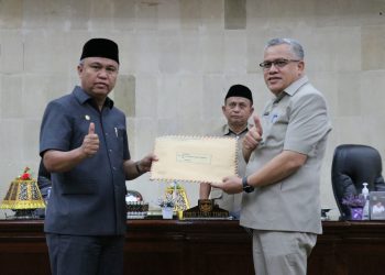 Foto : Penyerahan Rancangan Perubahan  KUA PPAS Lutim Tahun 2022
