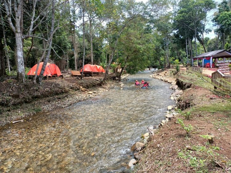 Jalan Rusak  Butuh Perhatian Pemerintah  Kembangkan Potensi Pariwisata Desa  Matano