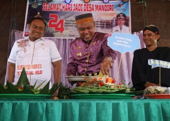 Rully Heryawan Hadiri  Syukuran Desa Mandiri  di Tomoni