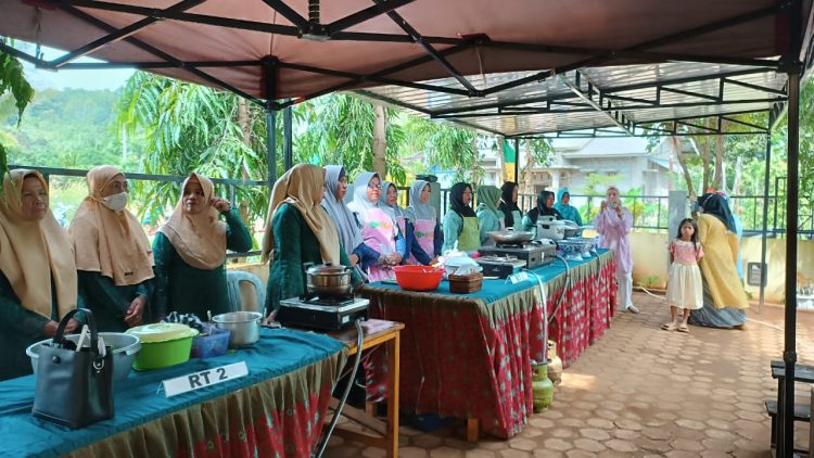 Meriahkan Hari Ibu Ke-94, TP PKK Desa Nuha Gelar Berbagai Lomba