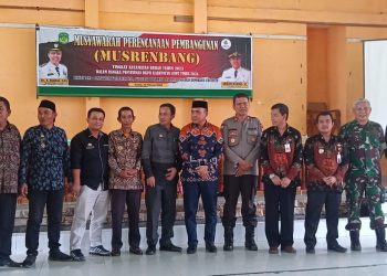 Badawi dan Sarkawi Hadiri Musrenbamg di Burau, Ini Pesannya