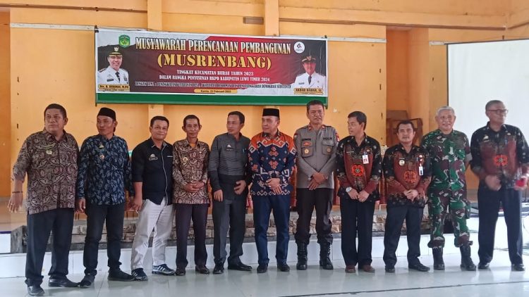 Badawi dan Sarkawi Hadiri Musrenbamg di Burau, Ini Pesannya