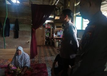 Polres Lutim Peduli Program Stunting, Sambangi Keluarga Bayi Penderita Infeksi Paru-Paru di Wilayah Terpencil