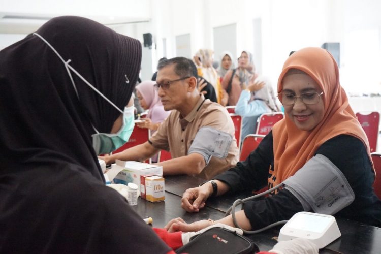 Sufriaty Budiman Hadiri Kegiatan Gerakan Tensi Serentak Hingga Senam Jantung Sehat