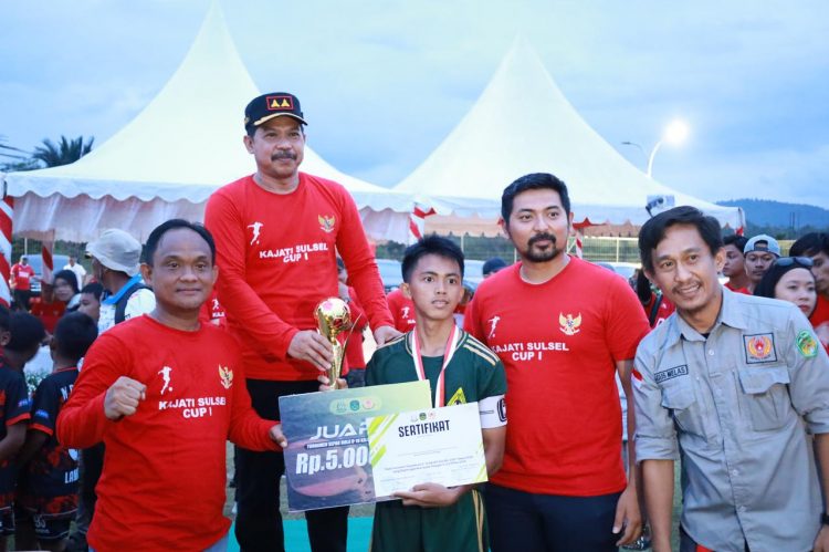 Wabup Akbar Hadiri Puncak Turnamen Sepakbola Kajati Sulsel Cup I