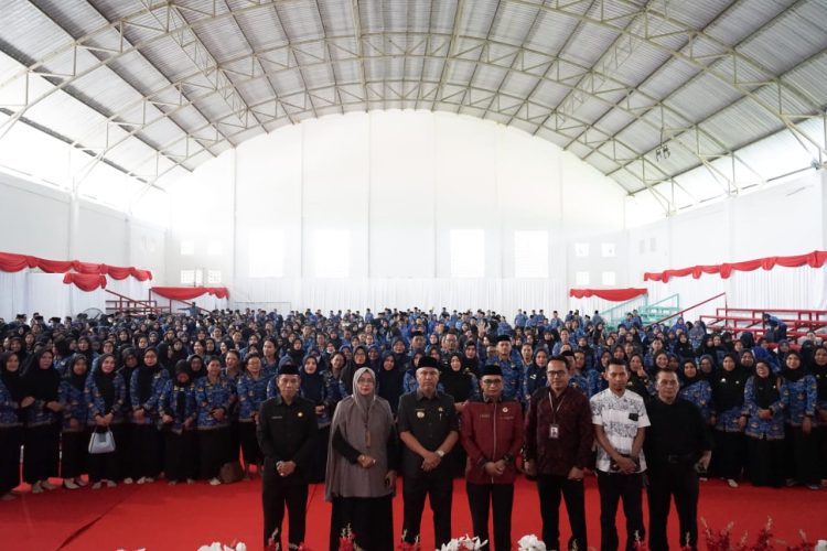 Budiman serahkan Keputusan Perjanjian Kerja dan Ambil Sumpah Janji PPPK