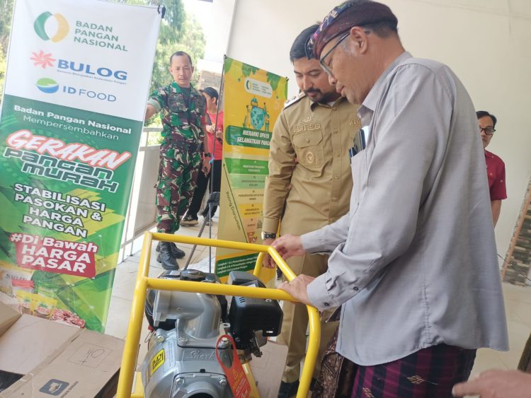 Rincian Alsintan, Bibit dan Benih Pertanian Yang Diserahkan Pemkab Lutim Kepada Kelompok Tani