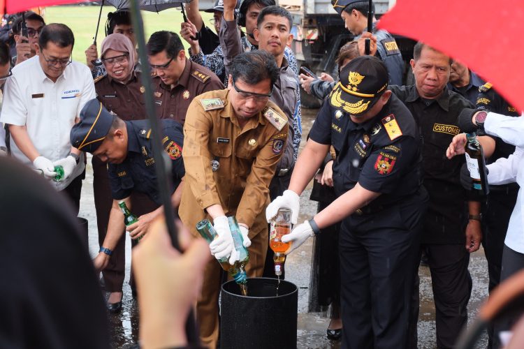 Bea Cukai Malili Musnahkan 1,9  Juta Batang Rokok Ilegal