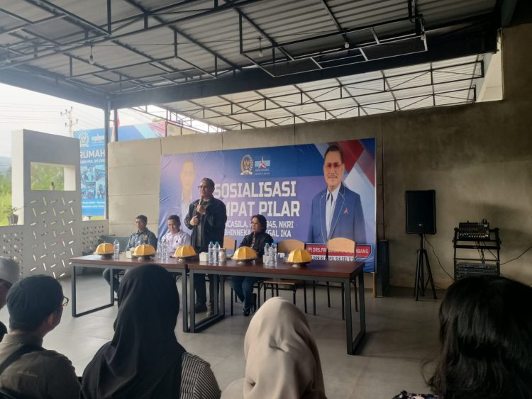 Frederik Kalalembang Sosialisasi Empat Pilar Kebangsaan di Lutim : Bangkitkan Kembali Budaya Gotong Royong