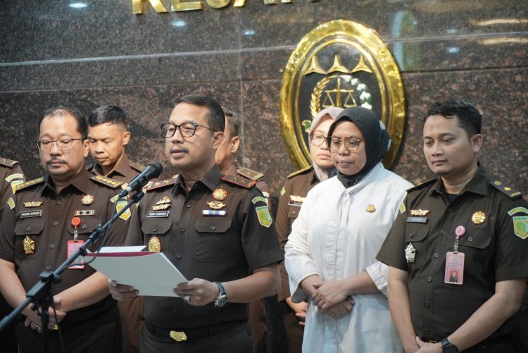 Kasus Korupsi Bibit Nanas, Kejati  Tahan Mantan Pj Gubernur Sulsel