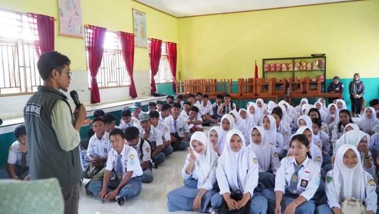 Sekolah Jadi Episentrum Konsolidasi Demokrasi Bawaslu Lutim