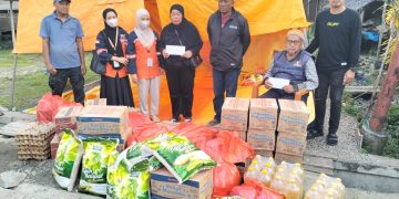 Empati PT GVK Salurkan Bantuan Untuk Korban Kebakaran di Desa Wewangriu