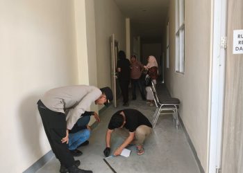 Polisi Olah TKP Kasus Pencurian 23 Unit Outdoor AC di Laboratorium  Kesmas Lutim
