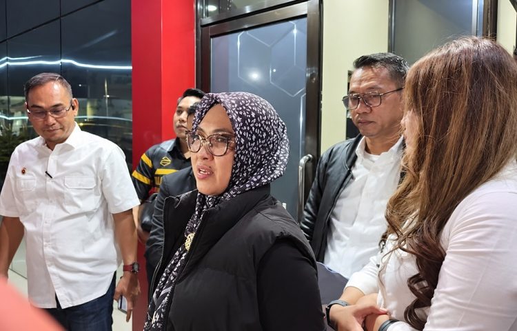 Bupati Gowa Sitti Husniah Talenrang saat diperiksa terkait kasus dugaan korupsi PBG