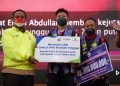 Plt Gubernur Sulsel serahkan bonus kepada lifter Rahmat Erwin Abdullah