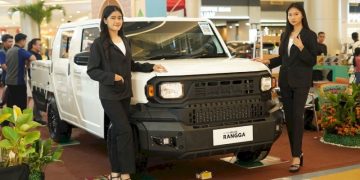 Toyota Rangga dipamerkan di ruang pamer. Foto: rakyatku.com