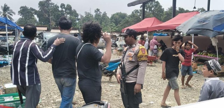 Seorang pedagang ditikam di Pasar Rakyat Bahodopi setelah cekcok dengan pedagang lain. Foto: Dok. Istimewa (detikSulsel)