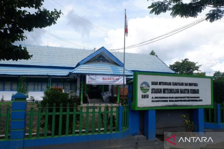 Asap Kiriman Selimuti Sultra, BMKG Minta Warga Pakai Masker