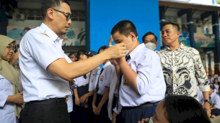 Makassar Waspadai Udara Sangat Tidak Sehat, Masker Dibagikan ke Sekolah