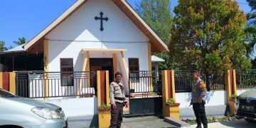 Polsek Ampana Kota Gelar Patroli Dialogis di Sejumlah Gereja