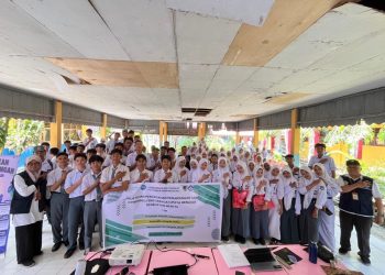 Poltekkes Palu Latih 80 Siswa SMAN 1 Banawa Tangkal Perundungan Daring