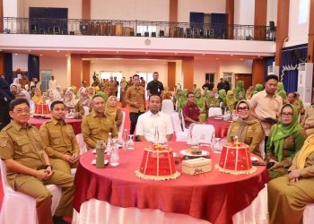 Tasming Hamid Kawal Distribusi Susu KemenPPPA di Parepare